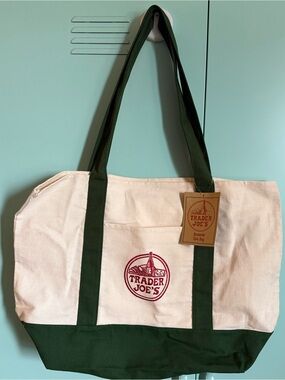 NWT Trader Joe’s Tote Bag Green